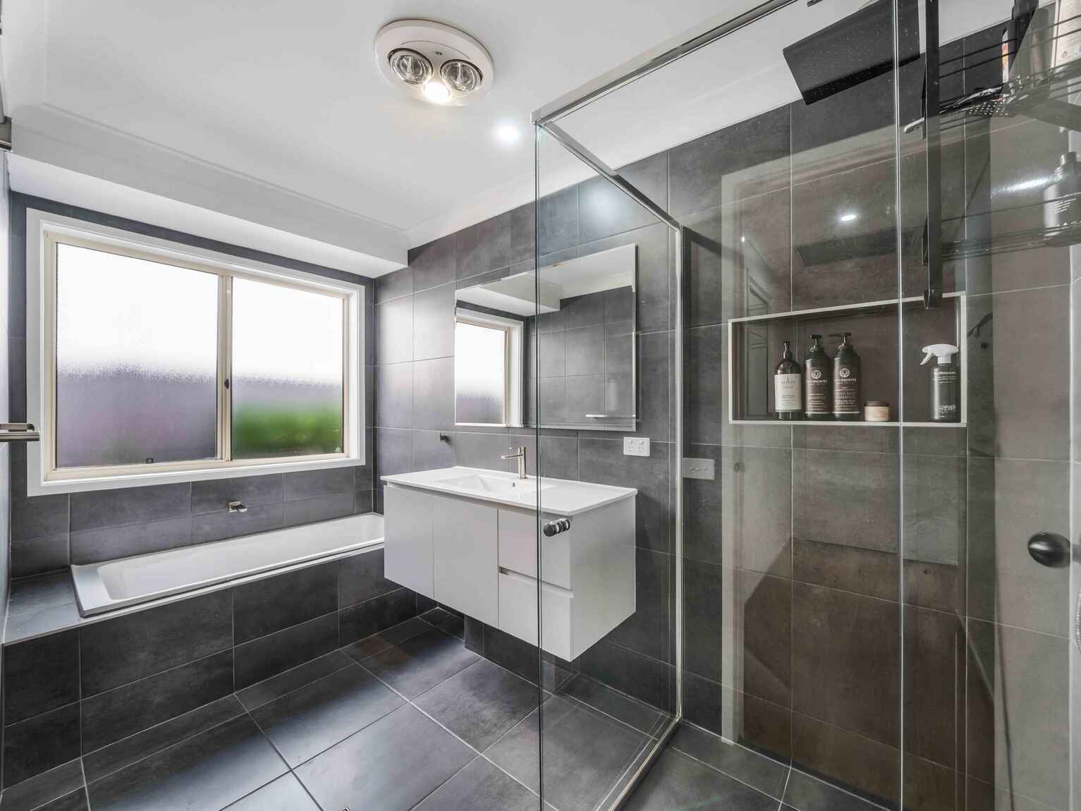 5 Glendevie Street West Hoxton 5 Glendevie Street West Hoxton