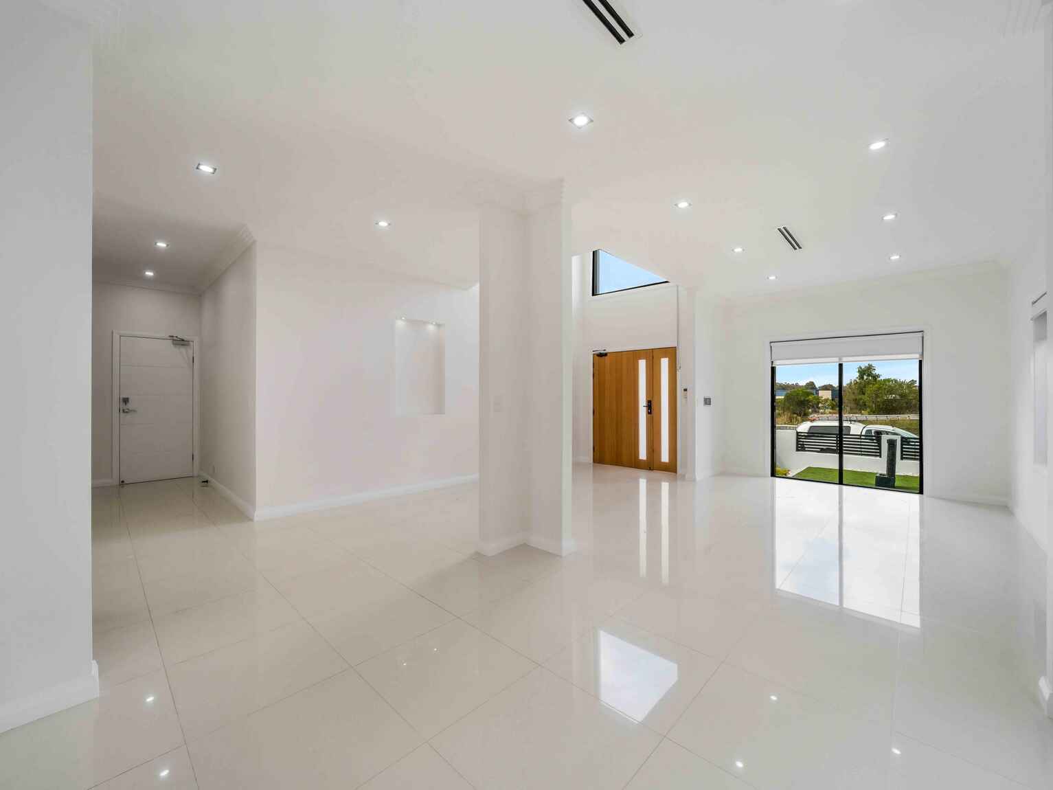 12 Mustang Close Middleton Grange 12 Mustang Close Middleton Grange
